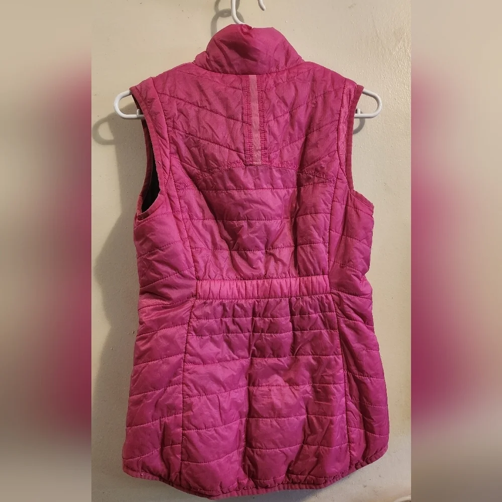 Running Room Women's Reversible Quilted Vest Pink/Black Size Small - Picture 3 of 6